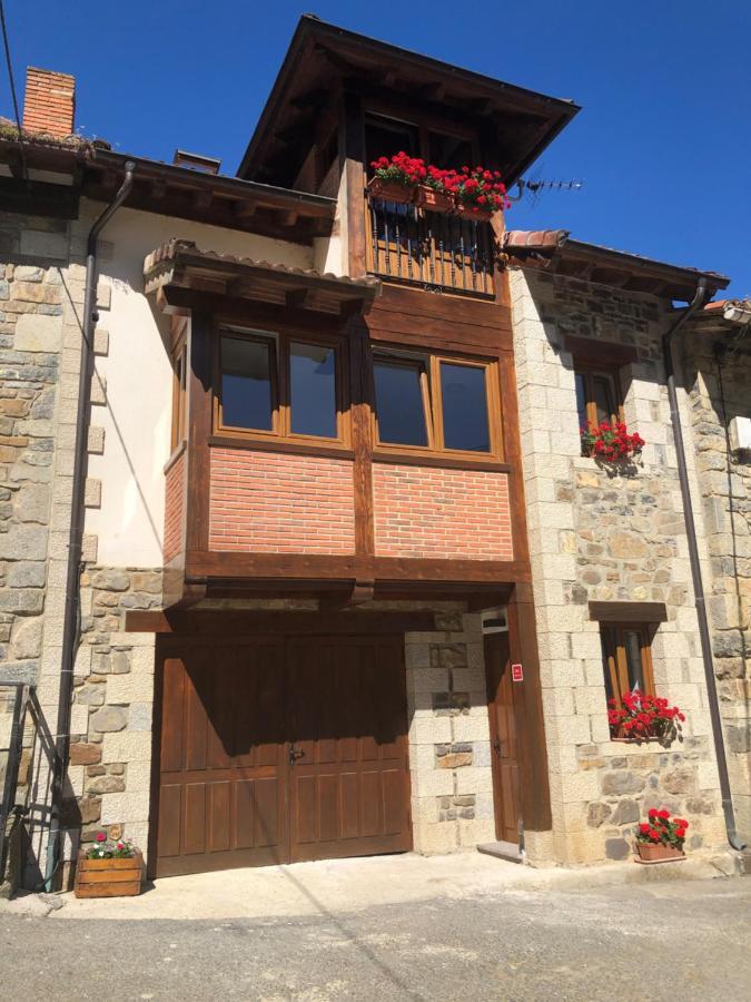 Apartamentos El Puente Camaleño المظهر الخارجي الصورة